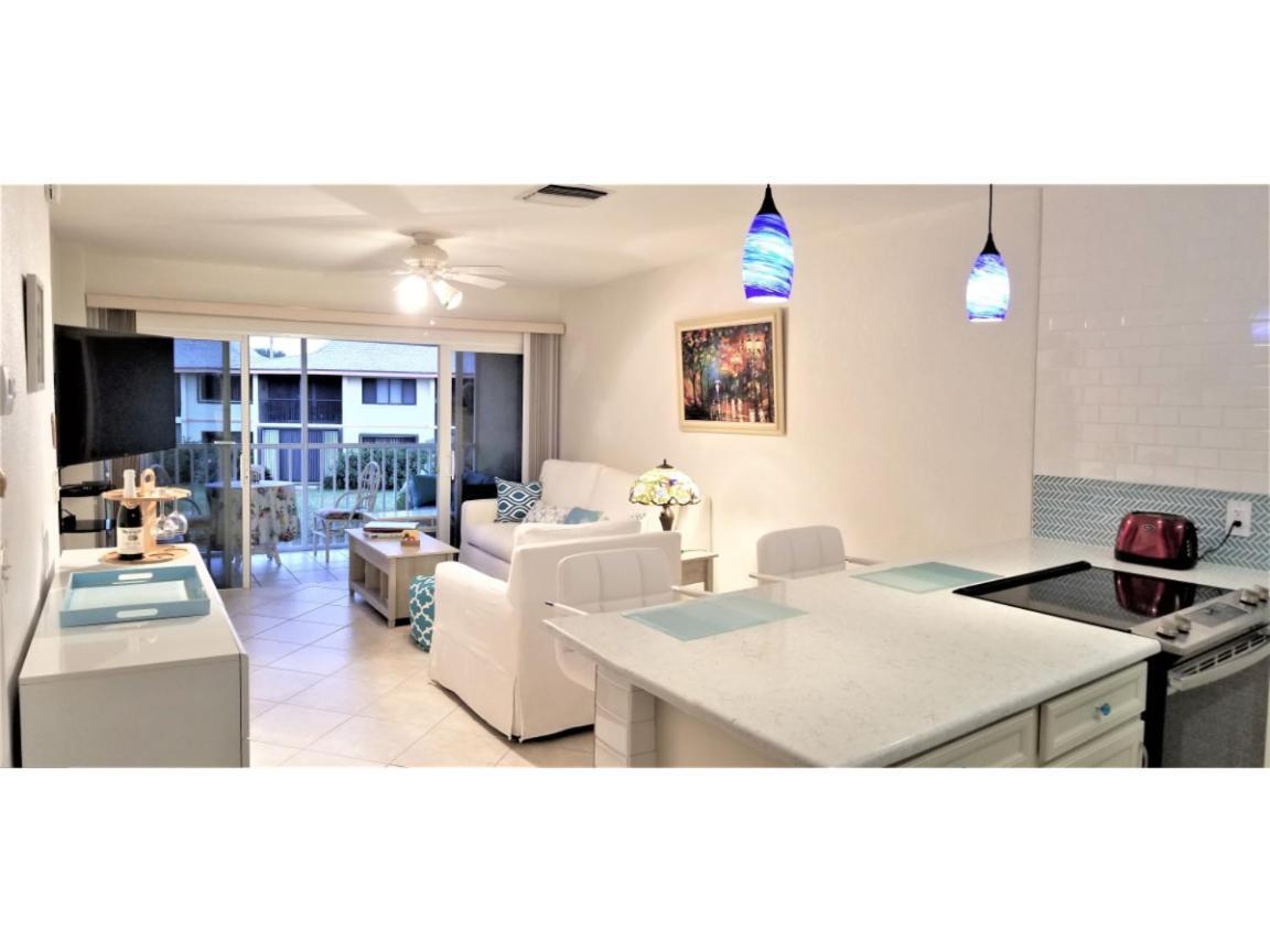 Beach Getaway - Ocean Beach, Tennis, Golf, Pool With Tiki Bar Fort Pierce Exterior photo