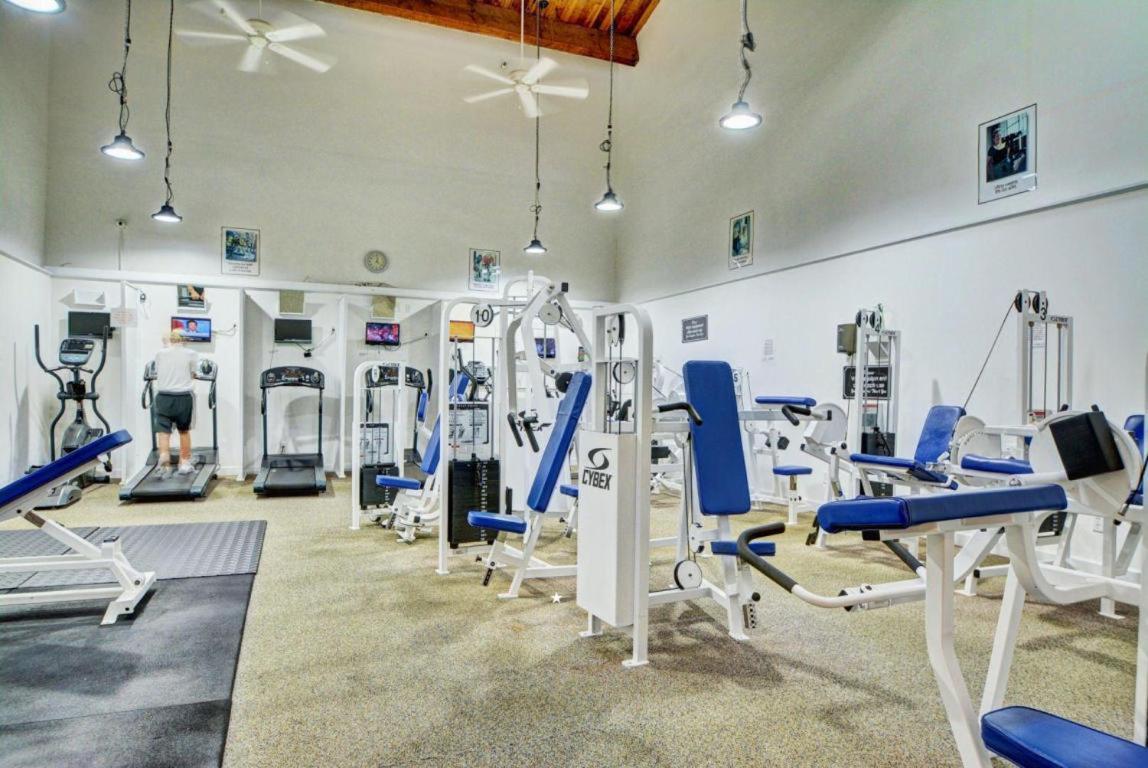 Beach Getaway - Ocean Beach, Tennis, Golf, Pool With Tiki Bar Fort Pierce Exterior photo